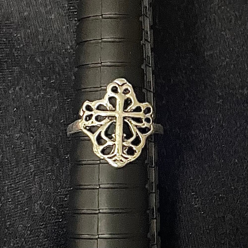 Women's Vintage Ring Gothic Silver Design Size 6.5